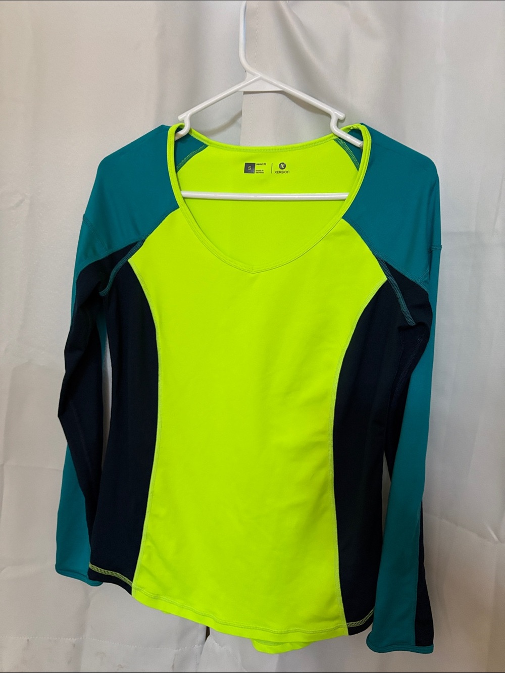Xersion Neon Yellow, Teal & Black Long-Sleeve V-Neck Performance Top